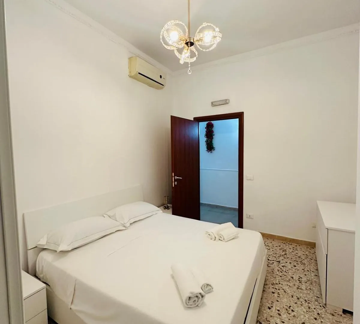 Hotel Giglio Rosso House Aeroporto di Catania Fontana Rossa Affittacamere