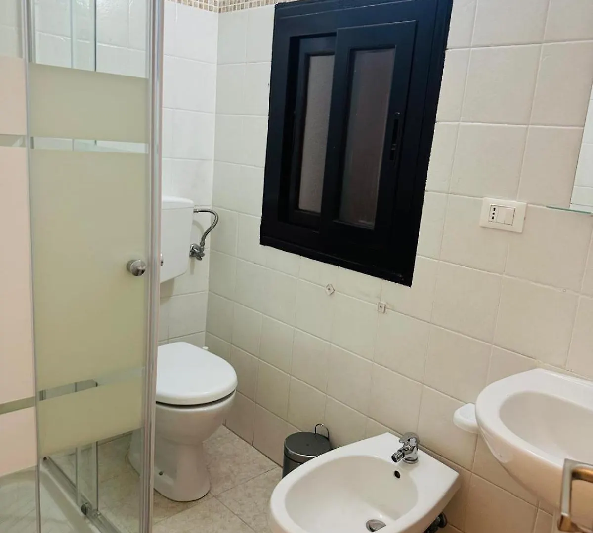 Hotel Giglio Rosso House Aeroporto di Catania Fontana Rossa Affittacamere