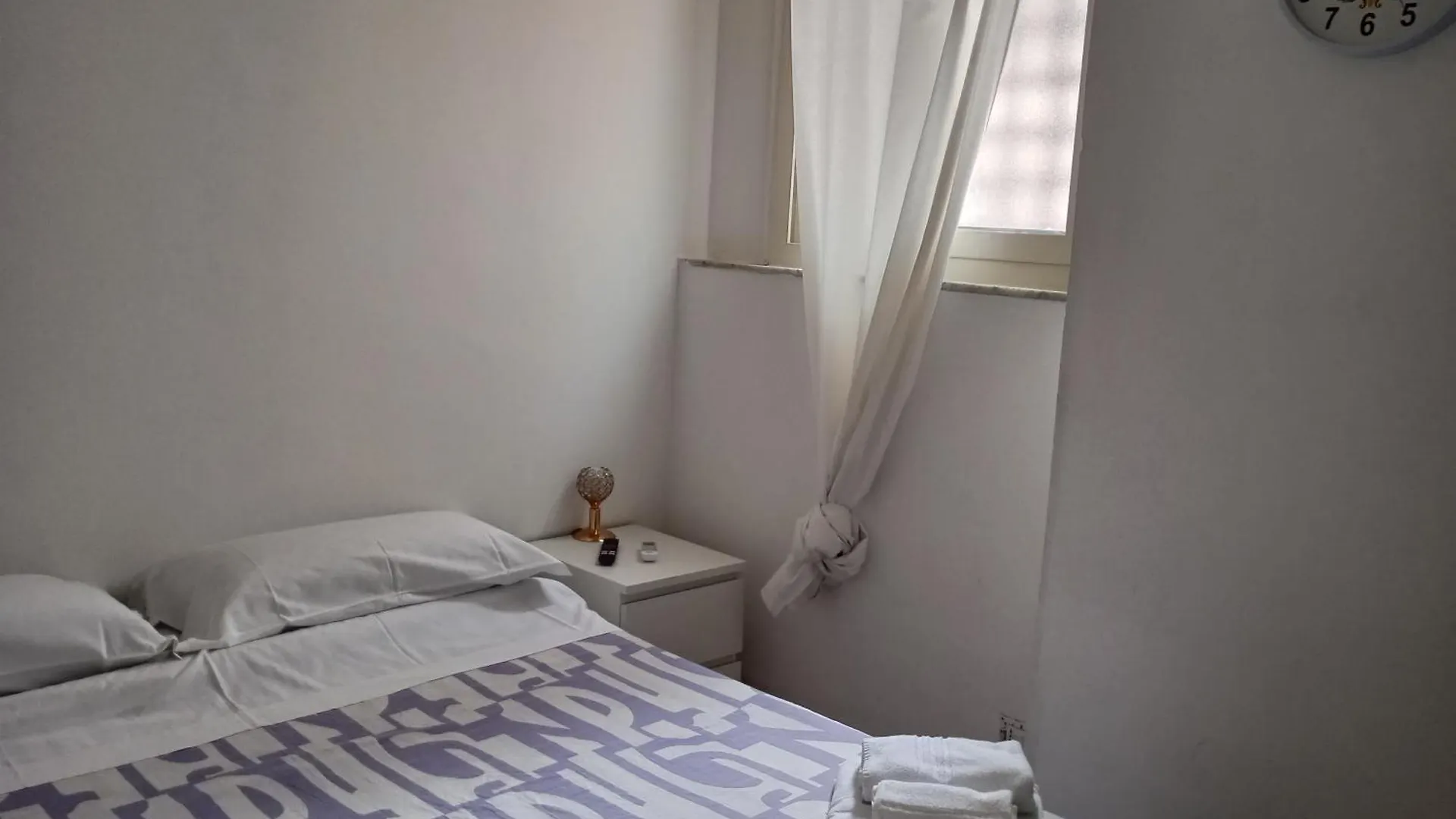 Affittacamere Hotel Giglio Rosso House Aeroporto di Catania Fontana Rossa Italia