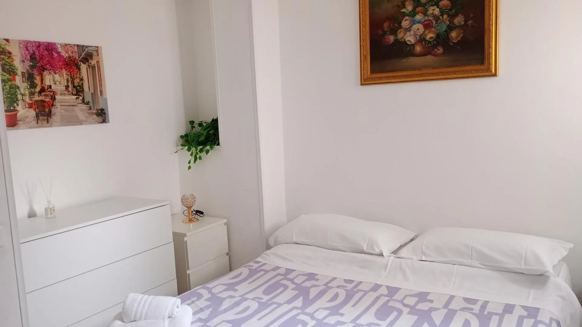 Affittacamere Hotel Giglio Rosso House Aeroporto di Catania Fontana Rossa