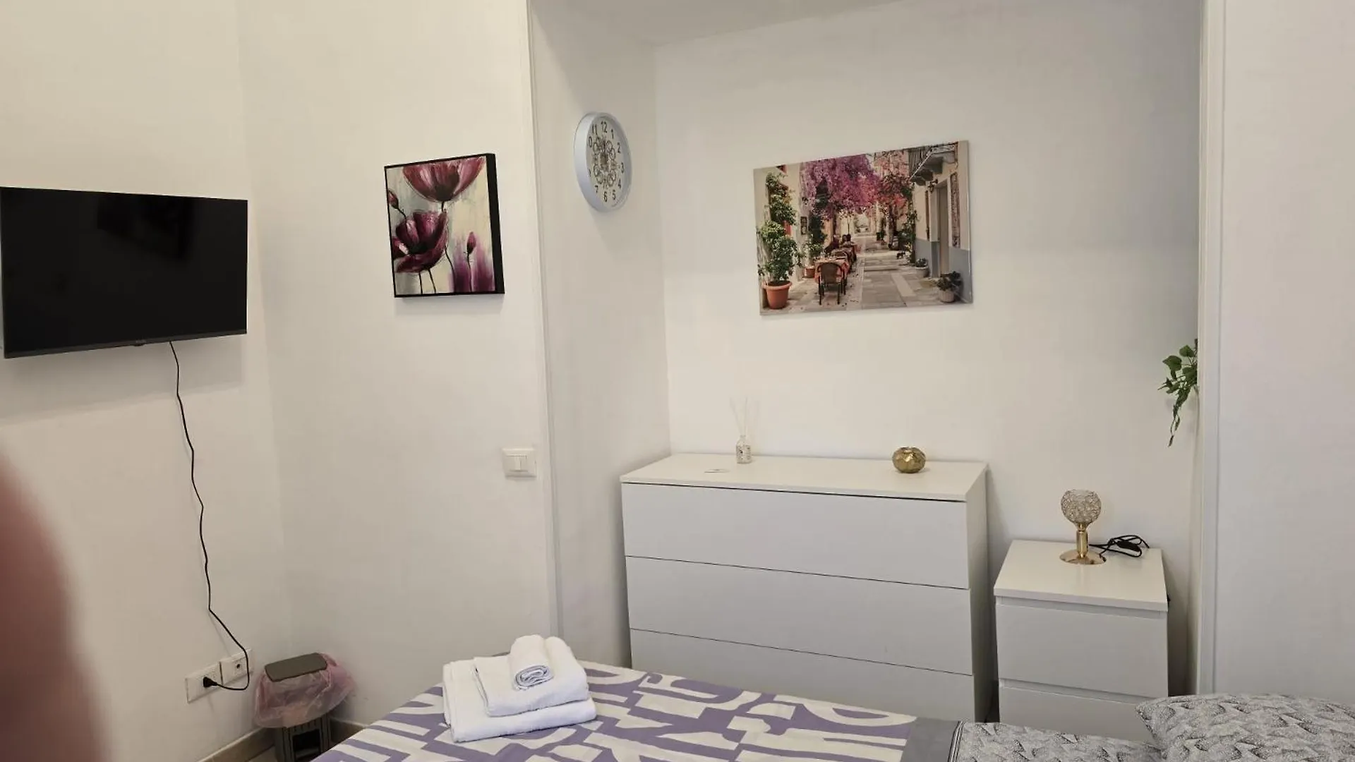 Hotel Giglio Rosso House Aeroporto di Catania Fontana Rossa Affittacamere